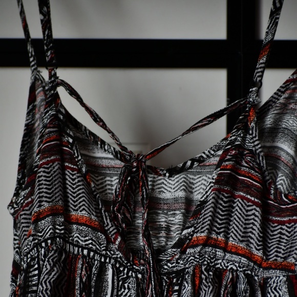 Patterned Maxi Dress - Picture 2 of 4